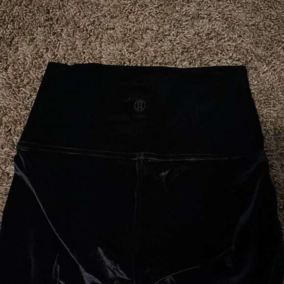 Black velvet Lululemon leggings - Picture 3 of 3